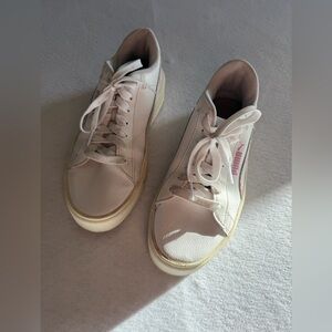 Puma Women’s White & Pink Leather Sneakers Size 8.5 Casual Lace Up Shoes